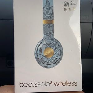 Brand new in box beats solo 3 wireless headphones